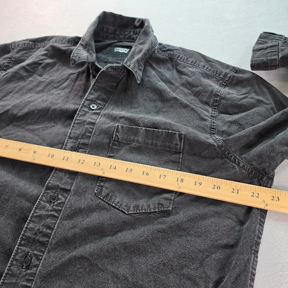 Levis levis button